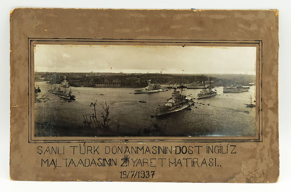 [MALTA / NAVAL FORCES] Sanli Türk donanmasinin dost Ingiliz donanmasini Malta'da ziyareti, 19.7.1937. [i.e. Turkish fleet visiting friendly British naval forces in Malta].