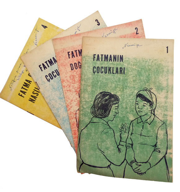 [TURKISH PROPOGANDA FOR THE GIRLS / BEING AN IDEAL WOMAN] Ev Kadini Serisi: Vol. 1: Fatmanin çocuklari. Vol. 2: Fatmanin dogum hazirligi. Vol. 3: Fatmanin çocugu dogunca. Vol. 4: Fatma çocugunu nasil besliyor. 4 volumes set.