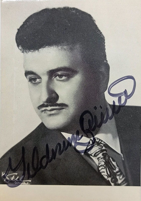 Original photograph signed 'Yildirim Gürses'.